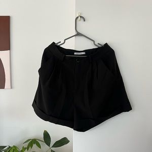 Relaxed fit suit material shorts